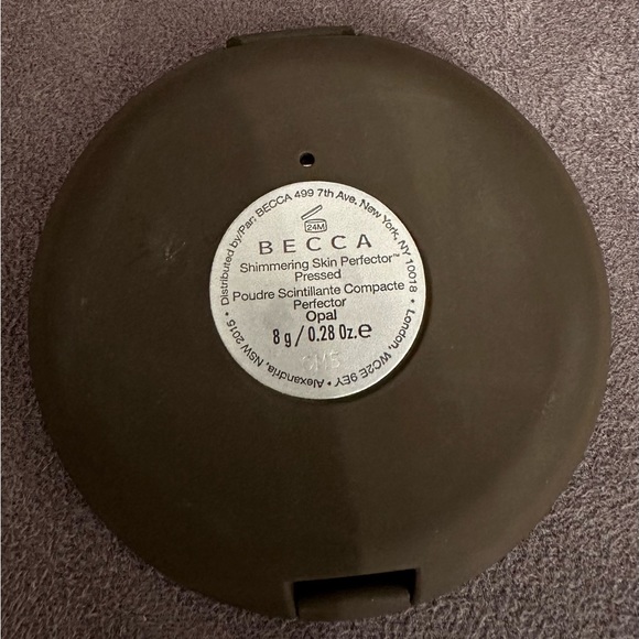 Becca Shimmering Skin Perfecter in Opal - Picture 4 of 4